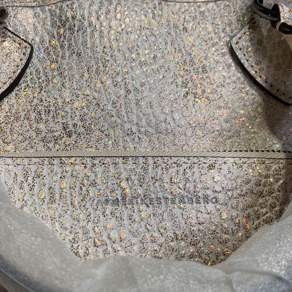 NWT Aimee Kestenberg Sunbury Leather Tote - ROSE GOLD PEBBLE METALLIC - Picture 15 of 16